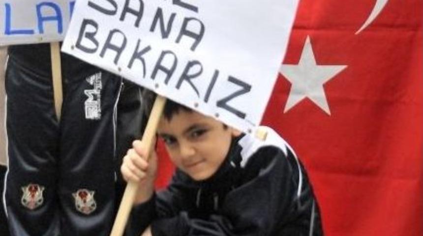 Yalova'da İşten &Ccedil;ıkarılan İş&ccedil;iler Eylem Yaptı