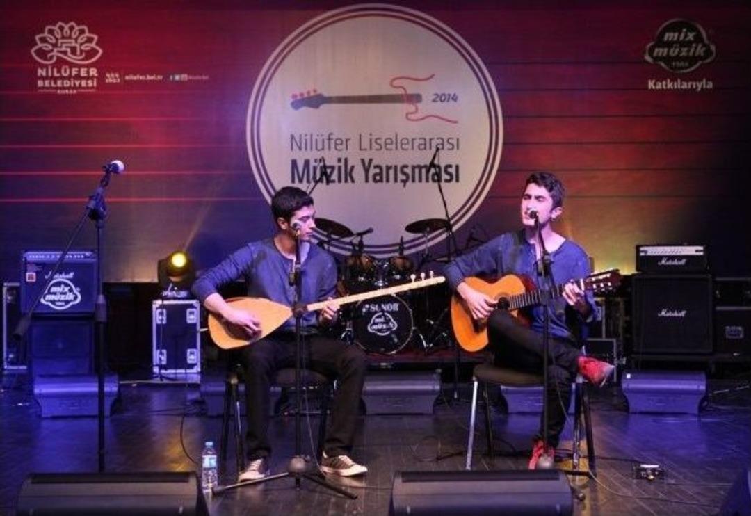 Liseli M&uuml;zisyenler Yarıştı