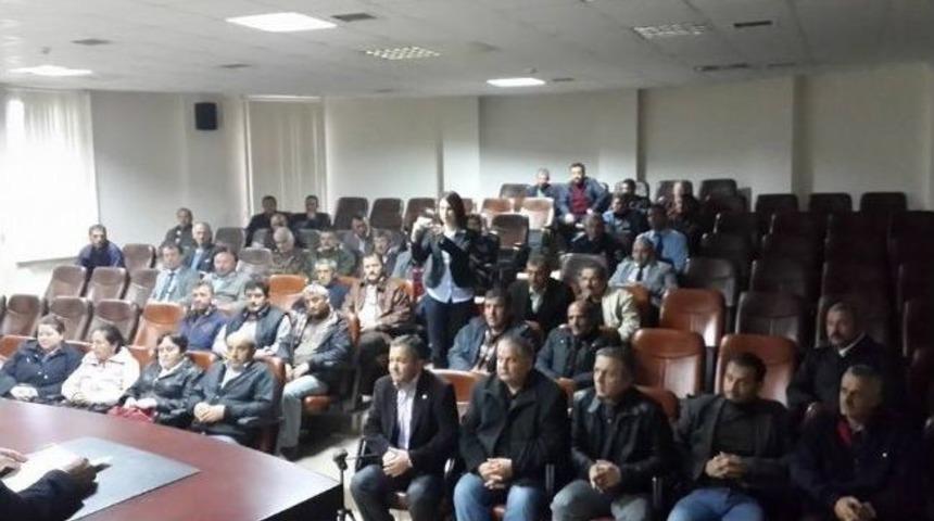 Ak&ccedil;akoca'da İş&ccedil;i Bayramında Belediye İş&ccedil;ilerine M&uuml;jde