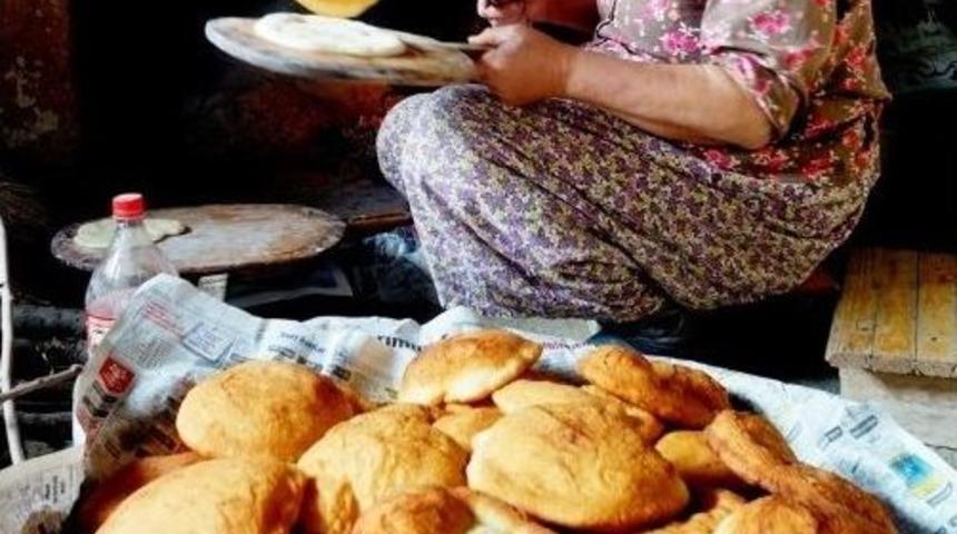 Sarıg&ouml;l'de &Uuml;&ccedil; Ayların Başlamasıyla 'pişi'lerin Dağıtılmasına Başlandı