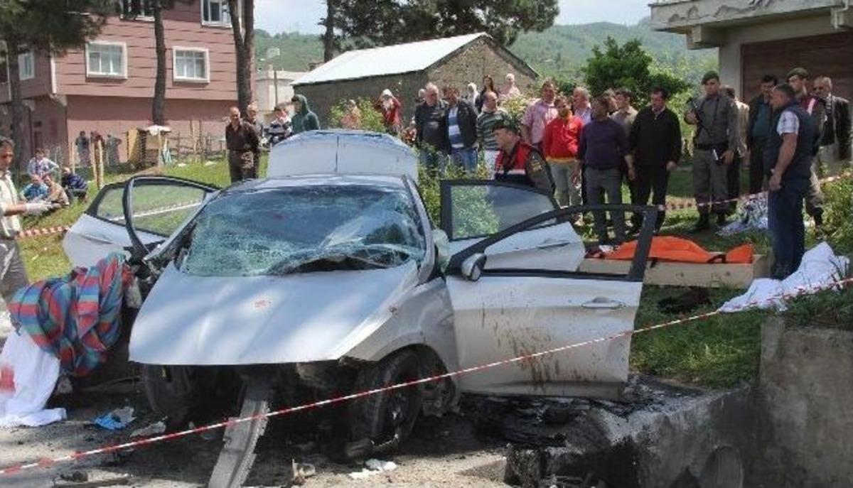 Giresun&rsquo;da Trafik Kazası: 3 &Ouml;l&uuml;, 1 Yaralı