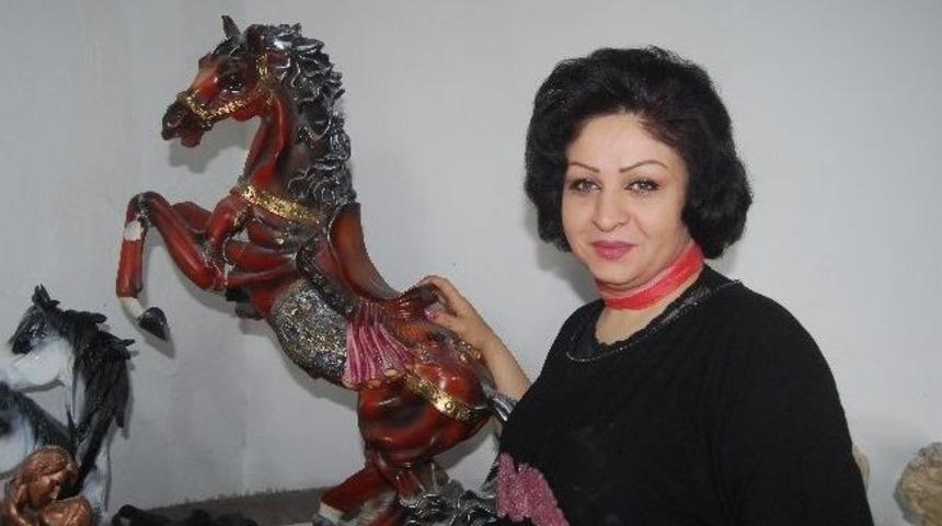 İran&rsquo;dan Geldi D&uuml;zce'de Heykel Yapıyor