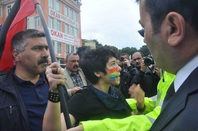 1 Mayıs G&ouml;sterisinde  lezbiyen  Krizi 1