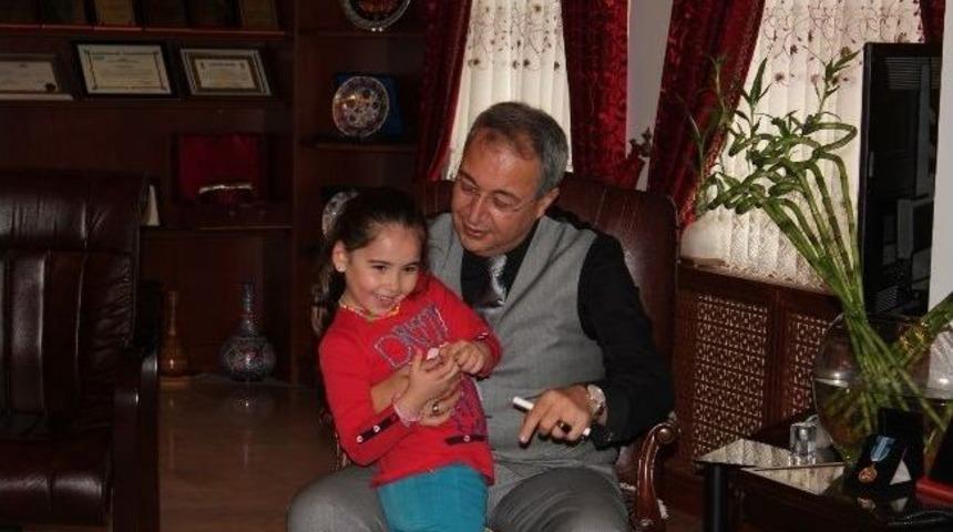 Vatandaşlar &Uuml;nver'e Hayırlı Olsun Ziyaretinde