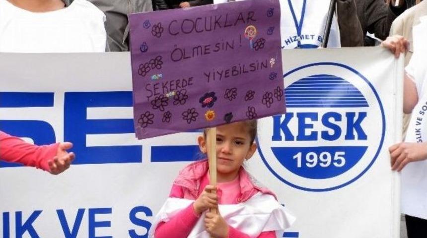 Sivas&rsquo;ta 1 Mayıs Halay &Ccedil;ekilerek Kutlandı