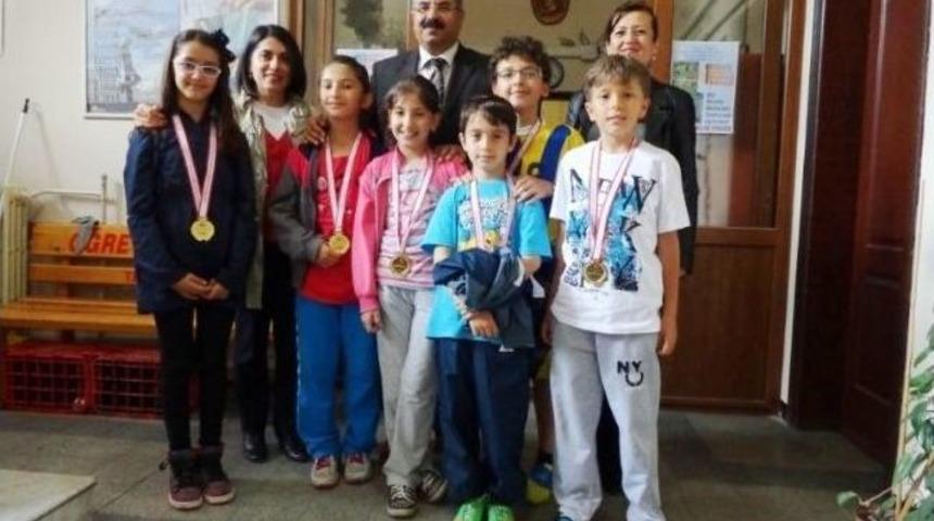 Burhaniyeli &Ouml;ğrencilerin Masa Tenisi Başarısı