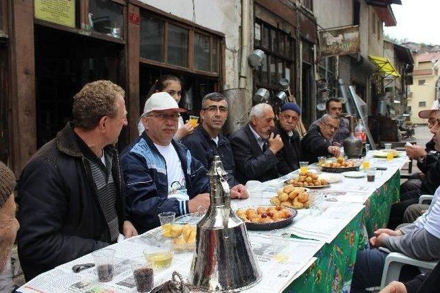 Mudurnu’da Kandil Adetleri Yaşatılıyor