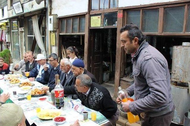 Mudurnu’da Kandil Adetleri Yaşatılıyor