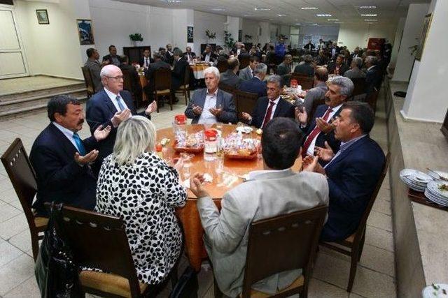 Başkan Kurt, Muhtarlarla Bir Araya Geldi 1