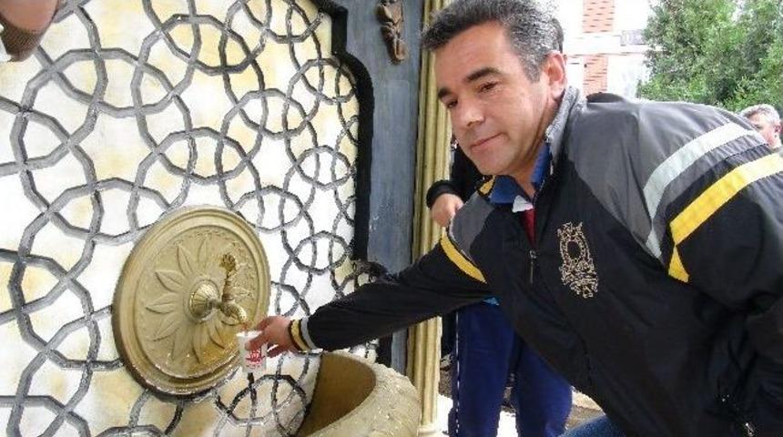 Bilecik'te Osmanlı &Ccedil;eşmesinden Şerbet Aktı