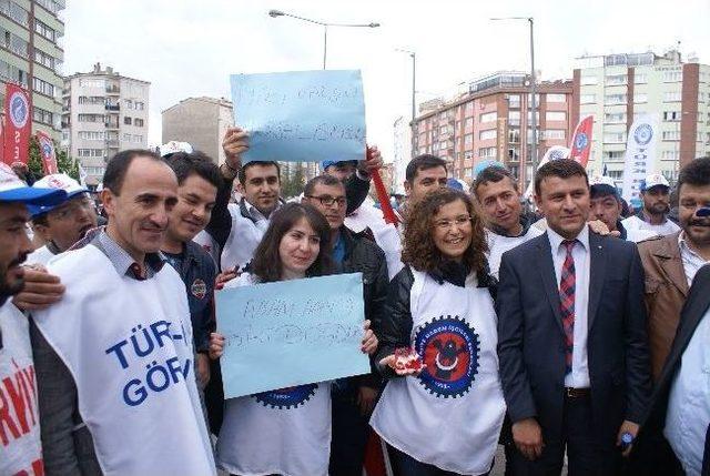 1 Mayıs Kutlamalarında Doğum Günü Sürprizi