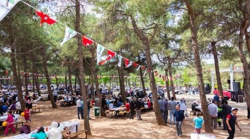 Şehitkamil&rsquo;de 1 Mayıs Emek Ve Dayanışma G&uuml;n&uuml; Coşkuyla Kutlandı