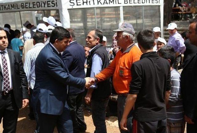 Şehitkamil&rsquo;de 1 Mayıs Emek Ve Dayanışma G&uuml;n&uuml; Coşkuyla Kutlandı 3