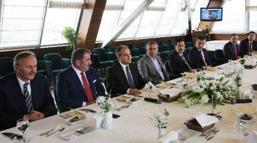 Bakan Kılı&ccedil;, Ak Parti Samsun Teşkilatı İle Bir Araya Geldi
