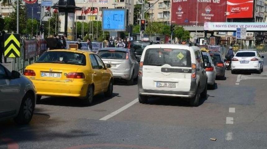 İstanbul'da Hayat Normale D&ouml;nmeye Başladı