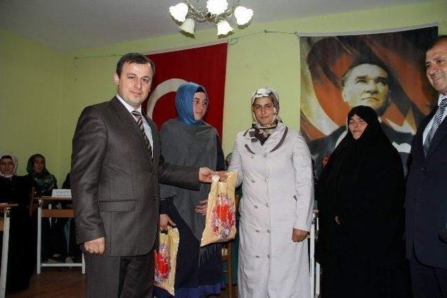 Suşehri&rsquo;nde Bilgi Yarışması D&uuml;zenlendi 1