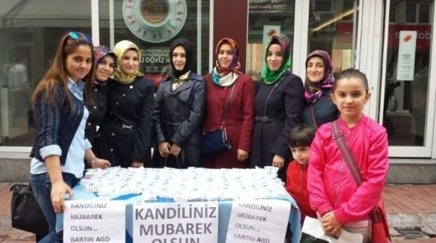 Kandil Lokumu Dağıtıldı