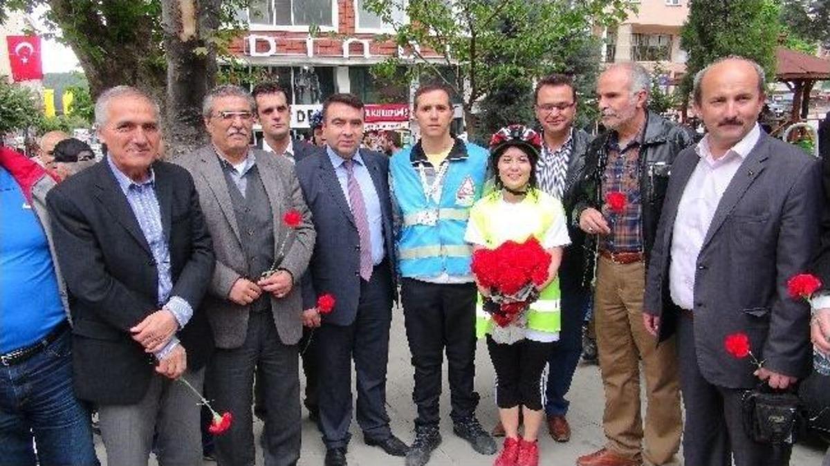 Bilecik'te 2'nci Ayva &Ccedil;i&ccedil;eği Bisiklet Turu