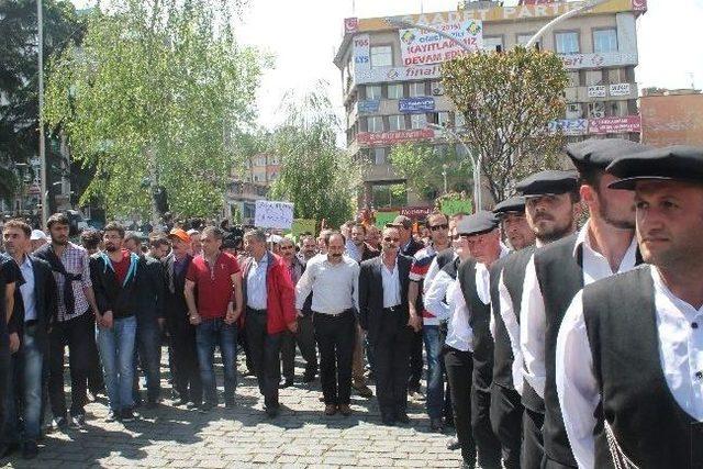 1 Mayıs Emek Ve Dayanışma Bayramı Trabzon’da Çeşitli Etkinliklerle Kutlandı