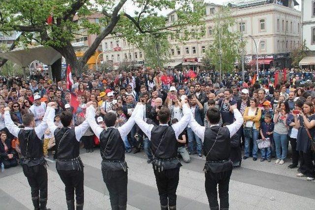 1 Mayıs Emek Ve Dayanışma Bayramı Trabzon’da Çeşitli Etkinliklerle Kutlandı