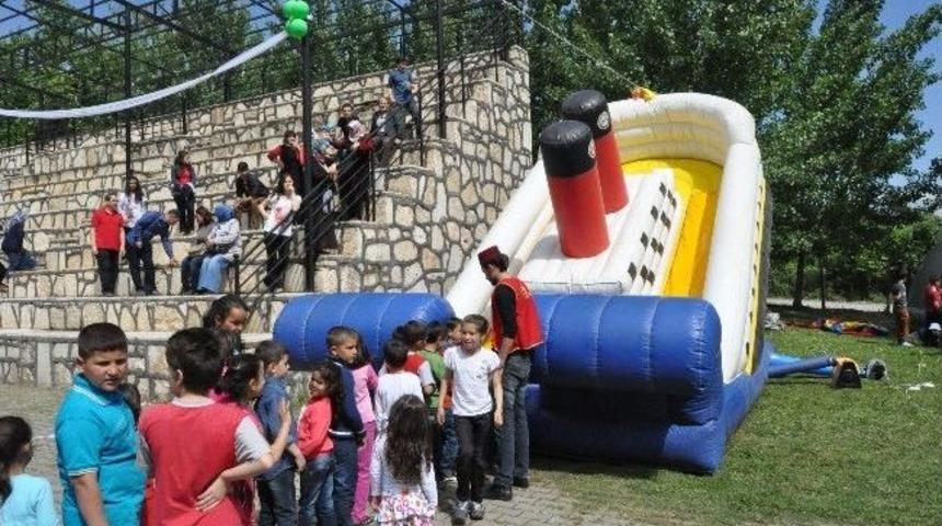 İş&ccedil;iler '1 Mayıs' Pikniğinde Buluştu