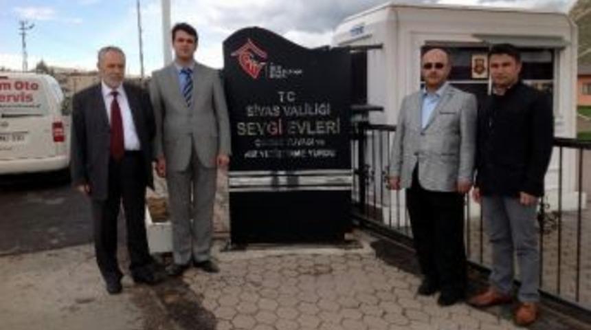Beşir Derneği Kandil Simidi Dağıttı