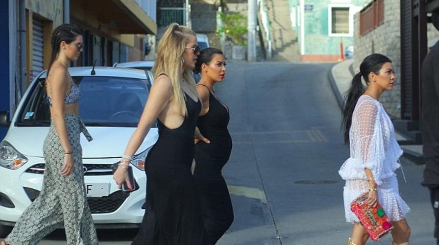 Kardashian ve Jenner kardeşlerden stil ge&ccedil;idi