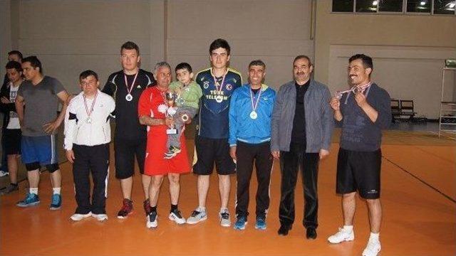 Kağızman’da Kurumlar Arası Voleybol Turnuvası Heyecanı