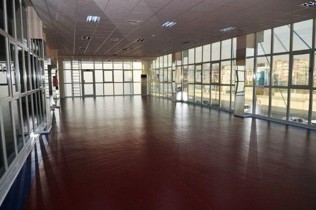 Yüzüncü Yıl Spor Salonu Nilüfer’e Çok Yakıştı