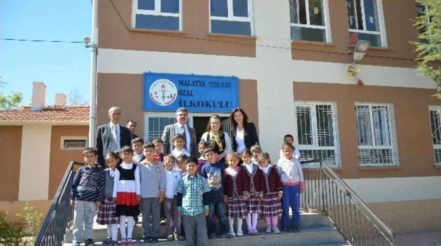 Yazar Nurg&uuml;l Ateş&rsquo;den Okul Ziyareti