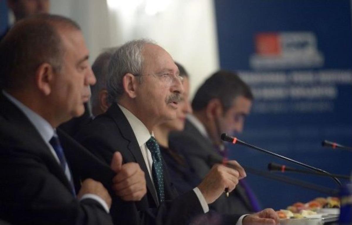 Kılı&ccedil;daroğlu, Yabancı Medya Temsilcileriyle Bir Araya Geldi