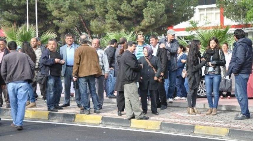 Soma, 10 Otob&uuml;sle 1 Mayıs Kutlamalarına Katıldı