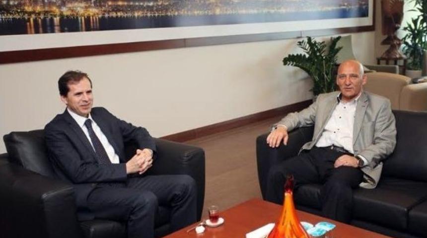 Başkan Altınok &Ouml;z&rsquo;e Tebrik Ziyaretleri S&uuml;r&uuml;yor
