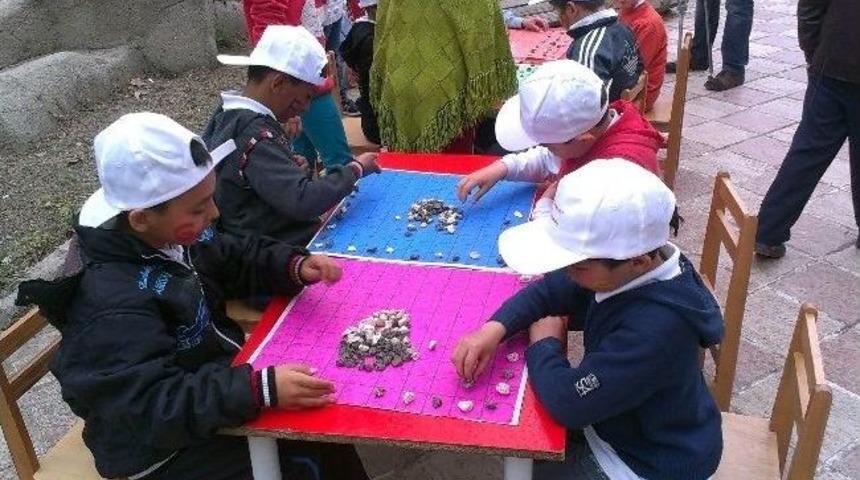 K&uuml;tahya'da '&ccedil;ocuklar Oyun Oynasın' Projesi