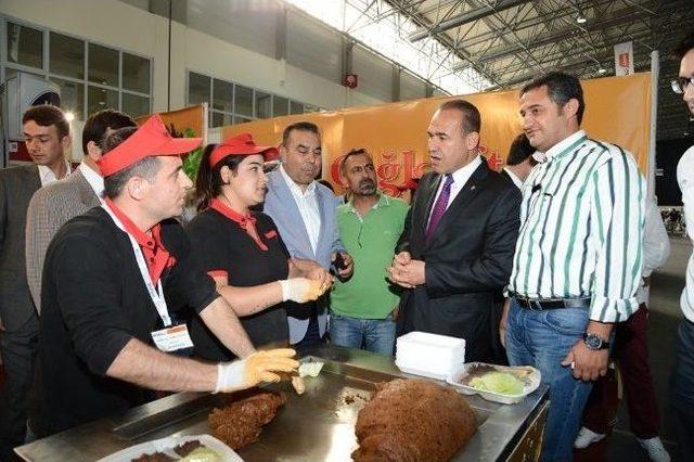 Sözlü Stantları Gezdi 2