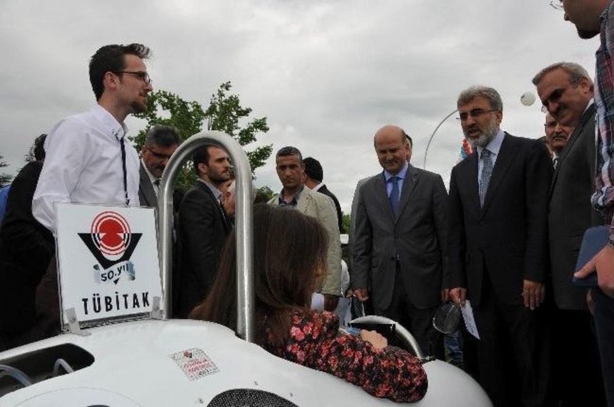 Bakan Yıldız, Geleceğin Otomobiline Bindi