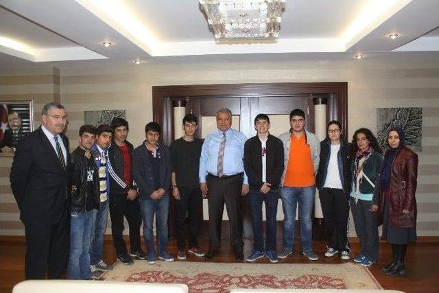 Vali Tekinarslan Şampiyonları Kabul Etti 2