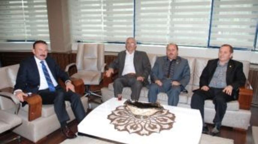 İzmit Belediye Başkanı Doğan&rsquo;dan Eski Başkanlara Teşekk&uuml;r