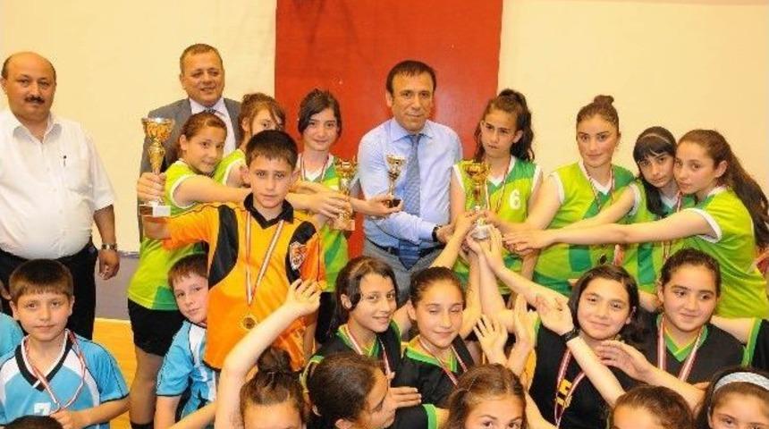 Hasan Doğan'a Yoğun İlgi