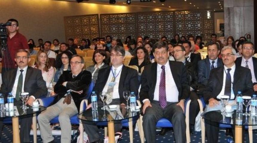 Sel&ccedil;uk&rsquo;ta Uluslararası &Ccedil;alıştay