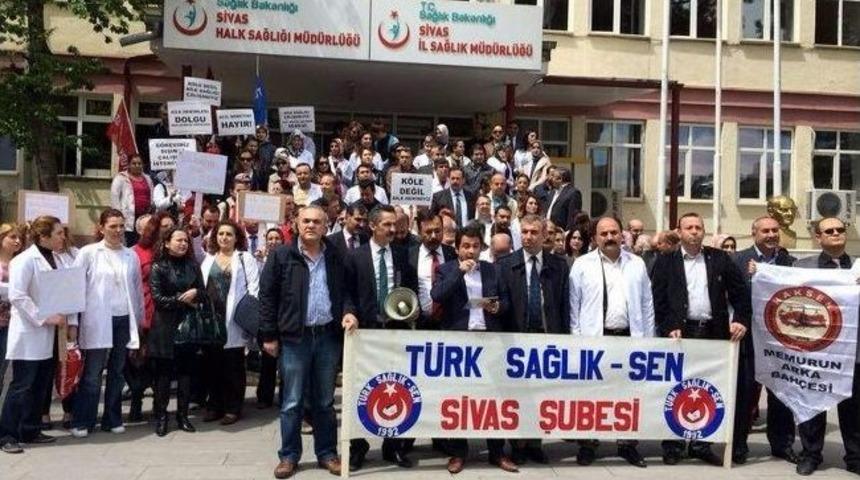 T&uuml;rk Sağlık-sen Sivas Şubesi Aile Hekimleri N&ouml;bet Uygulamasını Protesto Etti