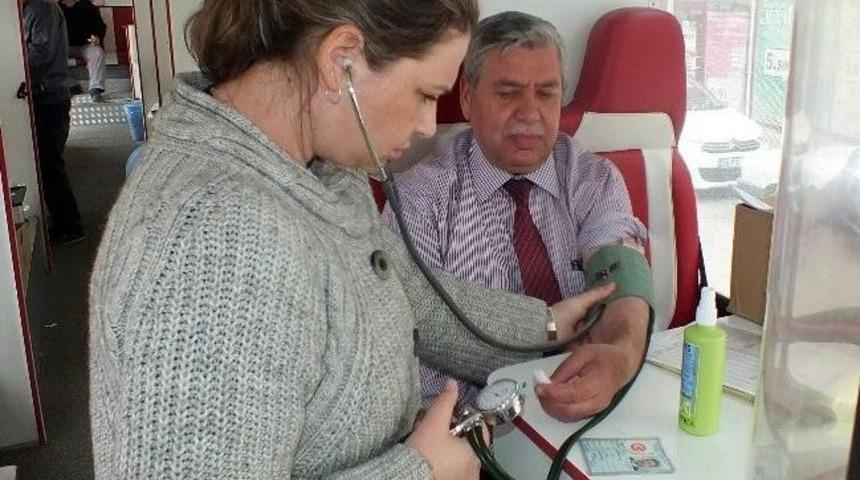 İmamlardan Kızılay'a Kan Bağışı