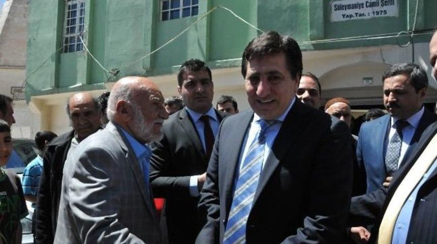 Vali K&uuml;&ccedil;&uuml;k S&uuml;leymaniye&rsquo;de Esnafla Buluştu