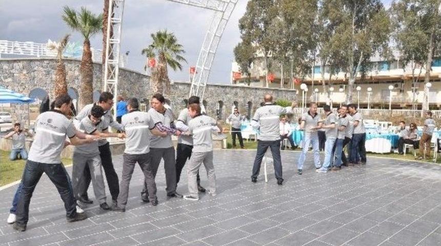 Bu İş&ccedil;iler Bayramı Patronları İle Kutladı