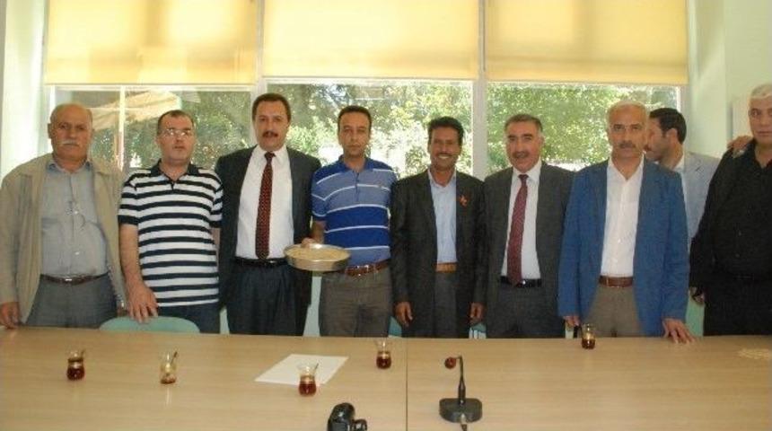 Yılın İlk Arpa Mahs&uuml;l&uuml; G&ouml;r&uuml;c&uuml;ye &Ccedil;ıktı