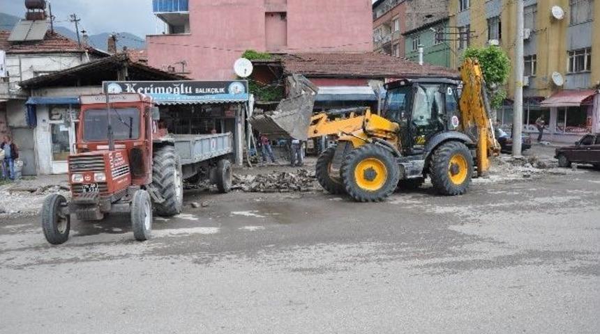 Belediyeden Kaldırım &Ccedil;alışmaları
