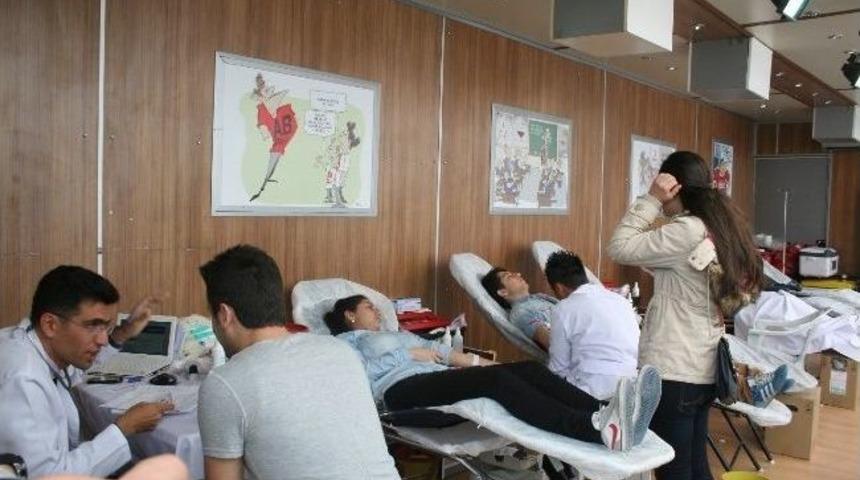 19 G&uuml;nde 1919 &Uuml;nite Kan Kampanyası Tuttu