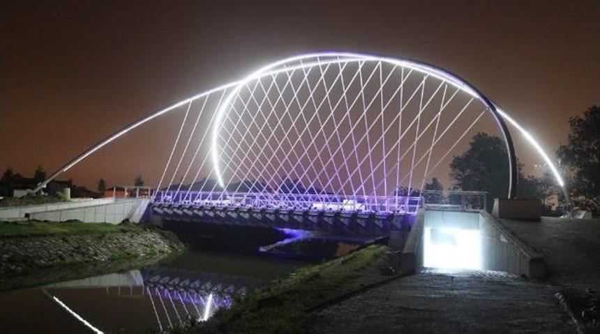 Yeni K&ouml;pr&uuml; Led Sistemiyle Aydınlatıldı