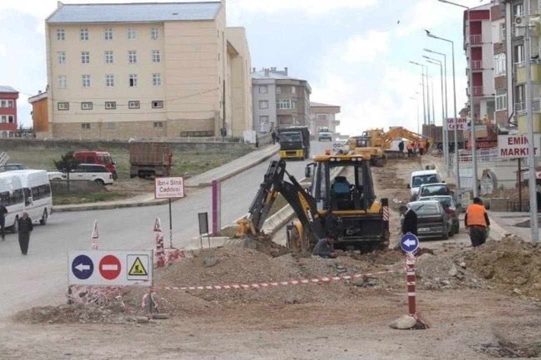 Bayburt'ta Kanalizasyon &Ccedil;alışmaları Devam Ediyor
