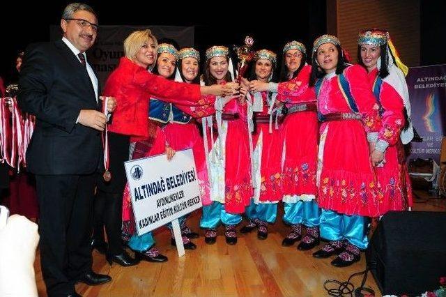 Halk Oyunları Yarışmasında Ter D&ouml;kt&uuml;ler 1